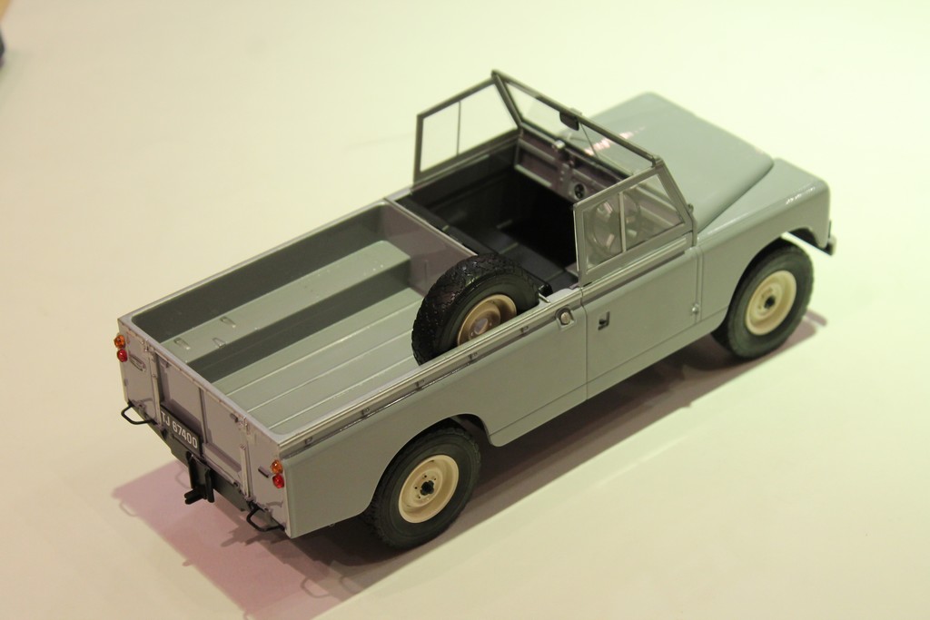 LAND ROVER S2 109 PICK UP 1969 MCG 1/18°