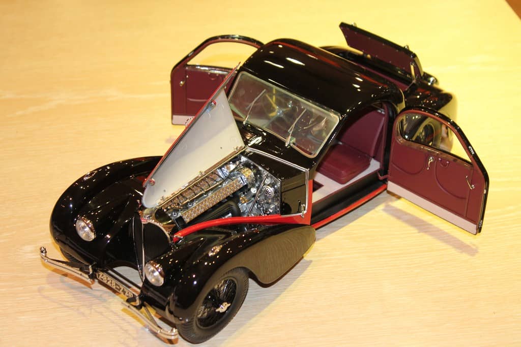 BUGATTI TYPE 57 SC 1937 ROUGE/NOIR BAUER 1/12°