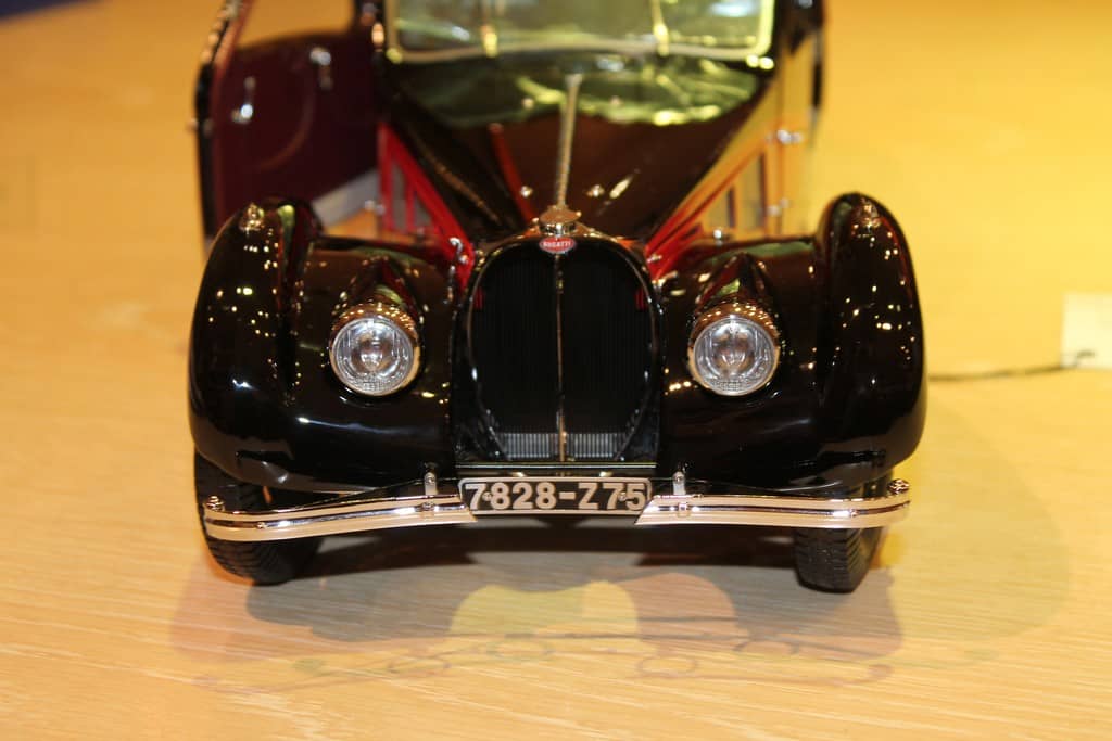 BUGATTI TYPE 57 SC 1937 ROUGE/NOIR BAUER 1/12°