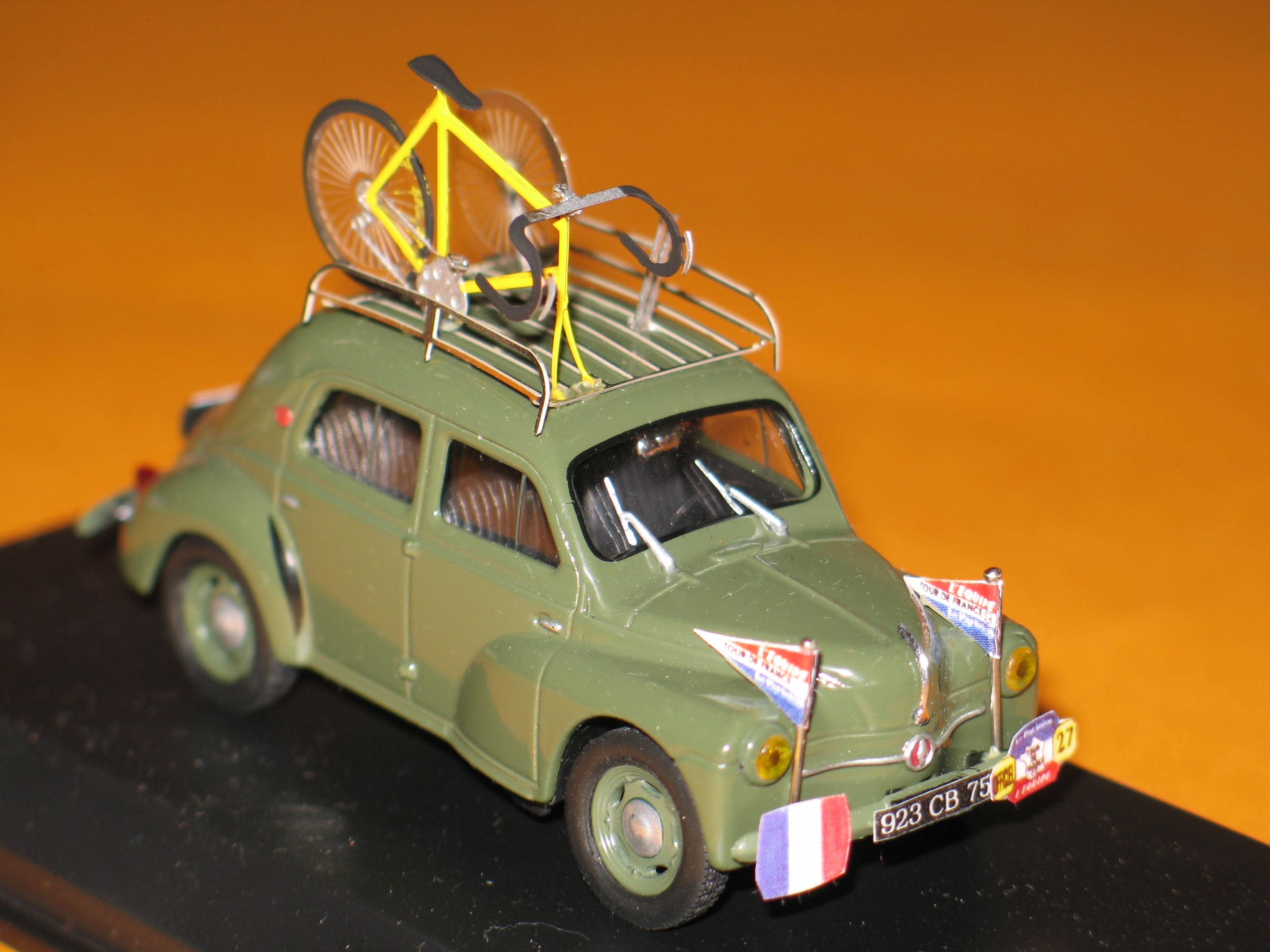 RENAULT 4CV L.BOBET TDF53 AUTORECLAME 1/43°