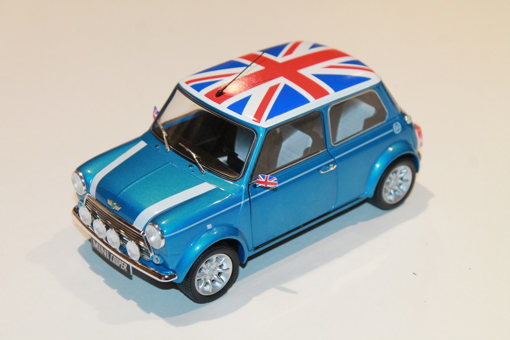 MINI COOPER SPORT BLEU 1997 1/18