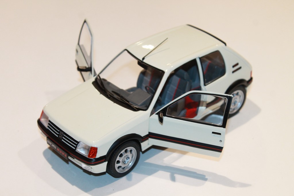 PEUGEOT 205 GTI 1.9L MKI BLANC 1988