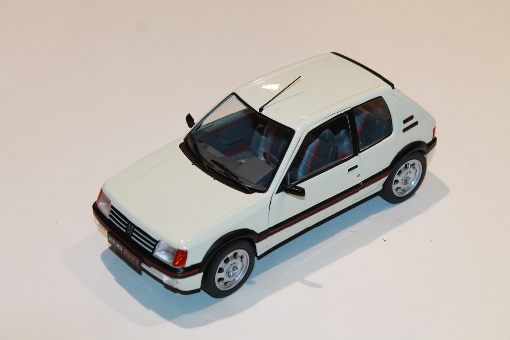 PEUGEOT 205 GTI 1.9L MKI BLANC 1988