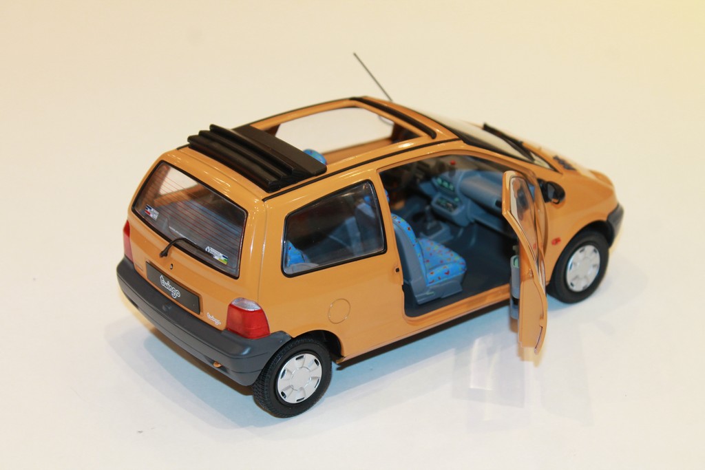 RENAULT TWINGO JAUNE 1996 SOLIDO 1/18