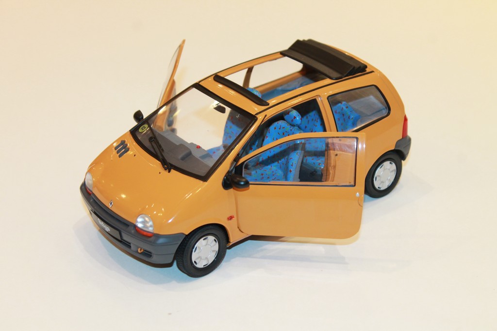 RENAULT TWINGO JAUNE 1996 SOLIDO 1/18