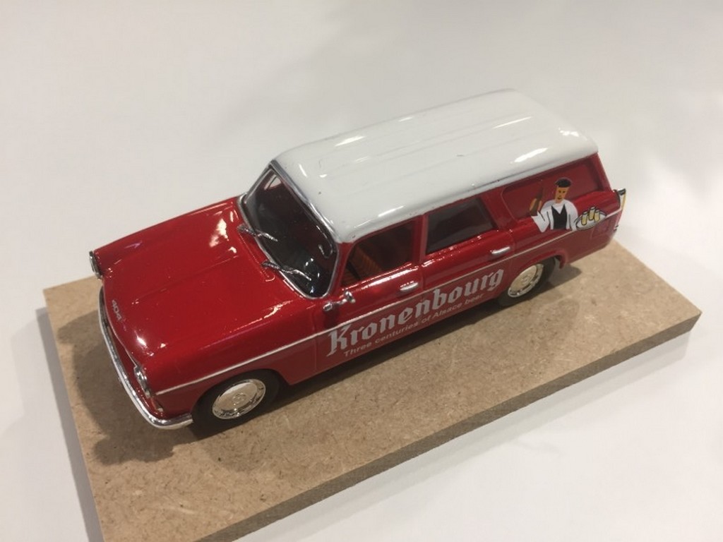 PEUGEOT 404 BREAK "KRONENBOURG" ROUGE 1967 AUTORECLAME 1/43°