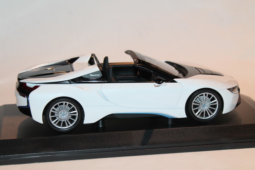 BMW I8 ROADSTER 2018 BLANCHE MINICHAMPS 1/18°