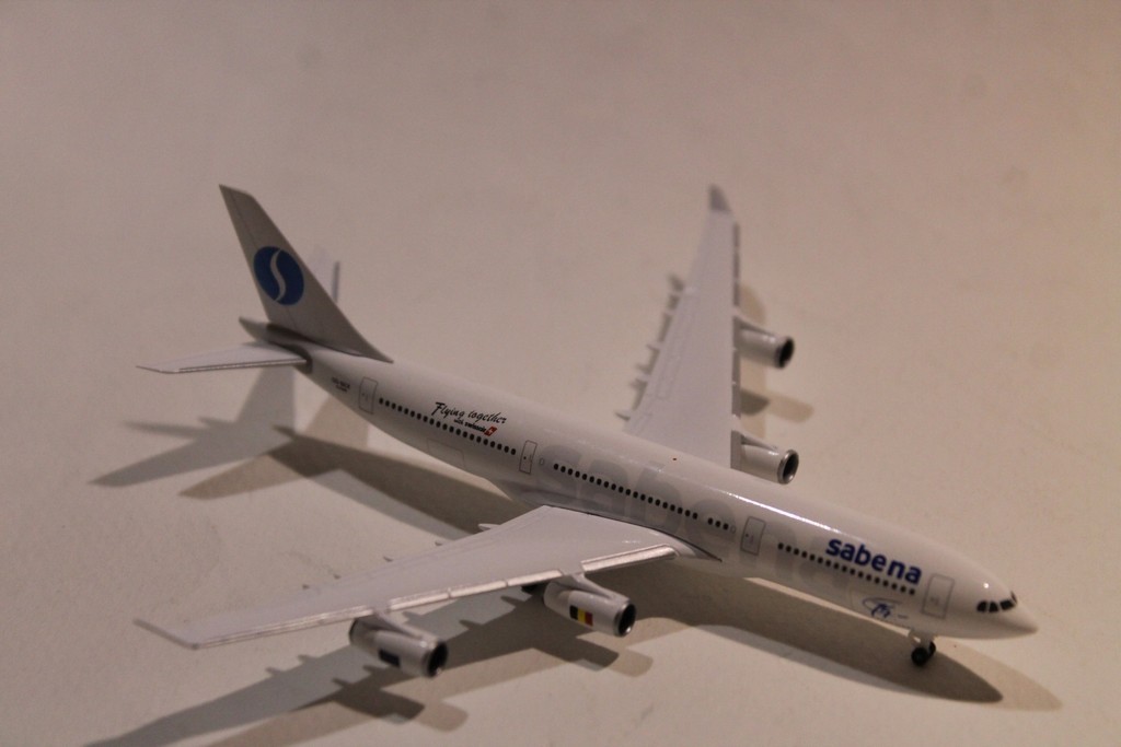 AIRBUS A340-200 SABENA "FLYING TOGETHER" HERPA 1/200°
