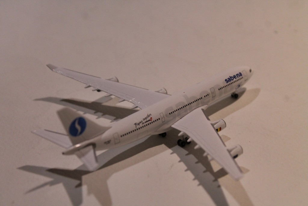 AIRBUS A340-200 SABENA "FLYING TOGETHER" HERPA 1/200°