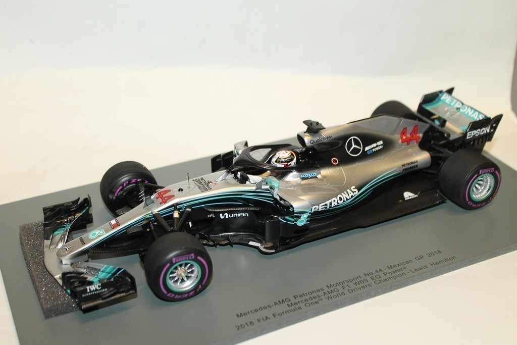 MERCEDES - AMG PETRONAS MOTORSPORT F1 W09 MINICHAMPS 1/18°