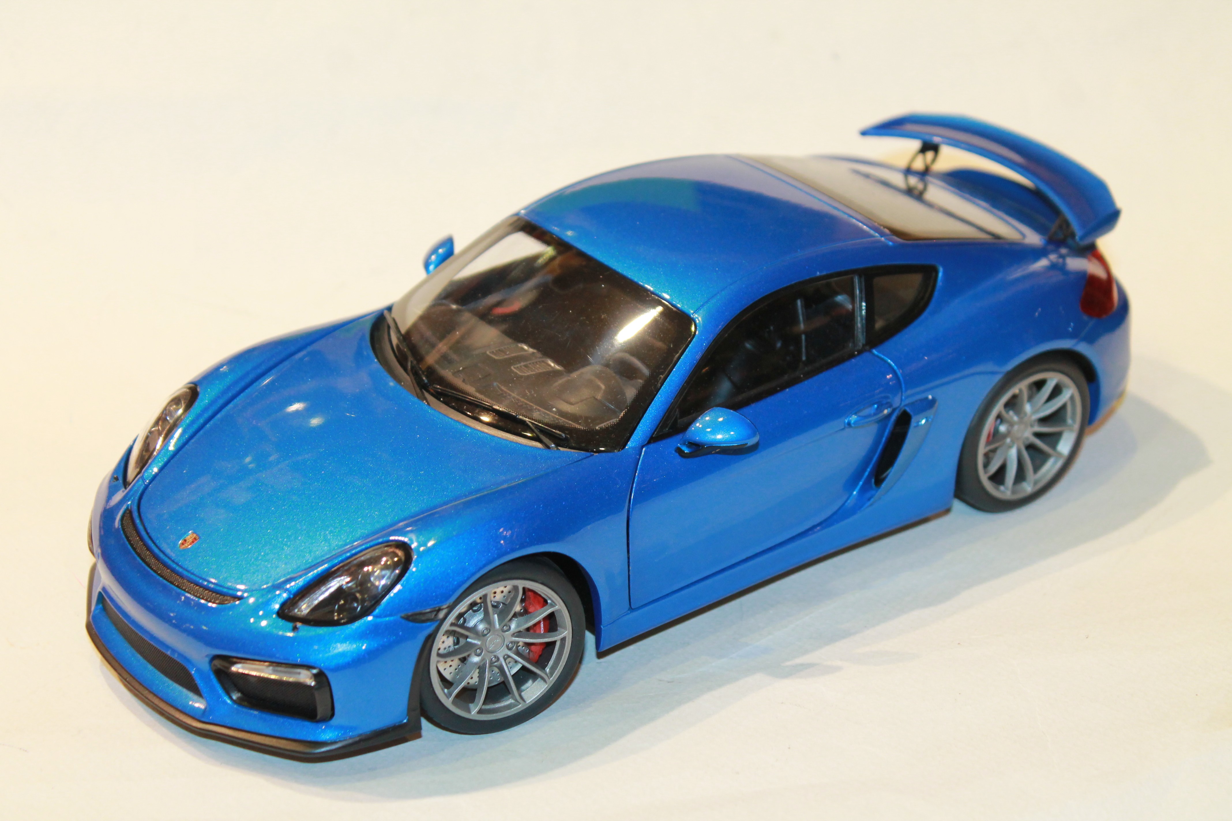 PORSCHE 981 CAYMAN GT4 2016 SCHUCO 1 18