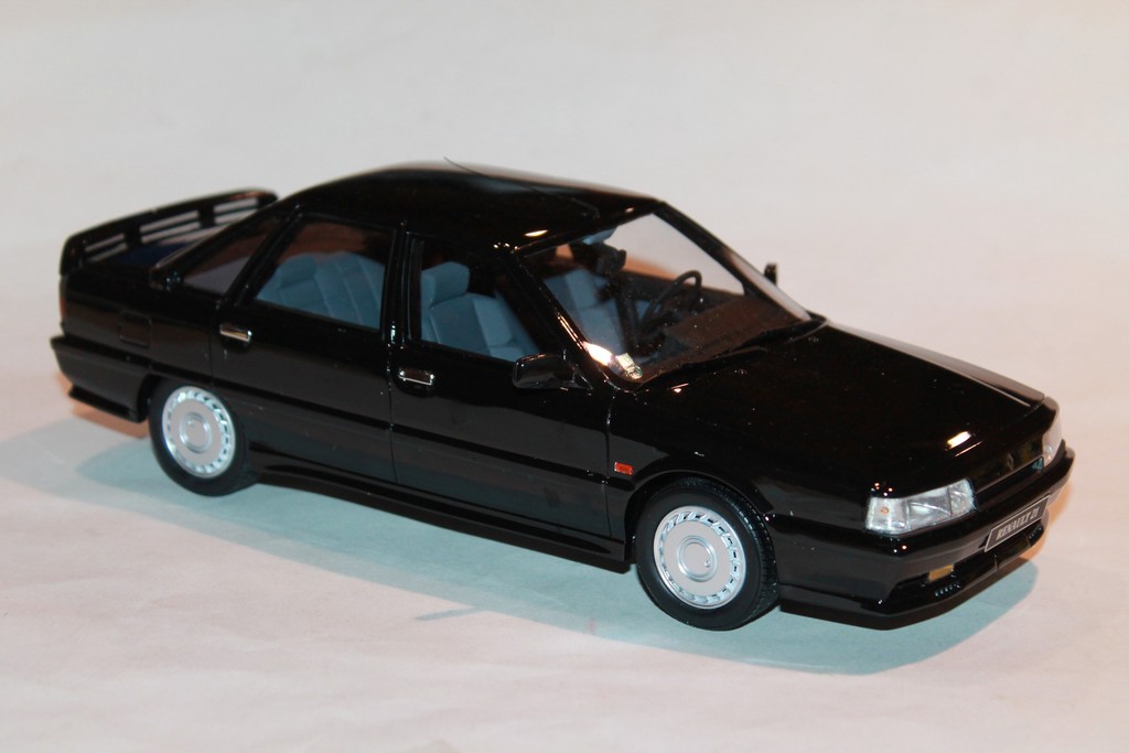 Otto Mobile 1/18 Scale Resin OT798 - Renault 21 Turbo