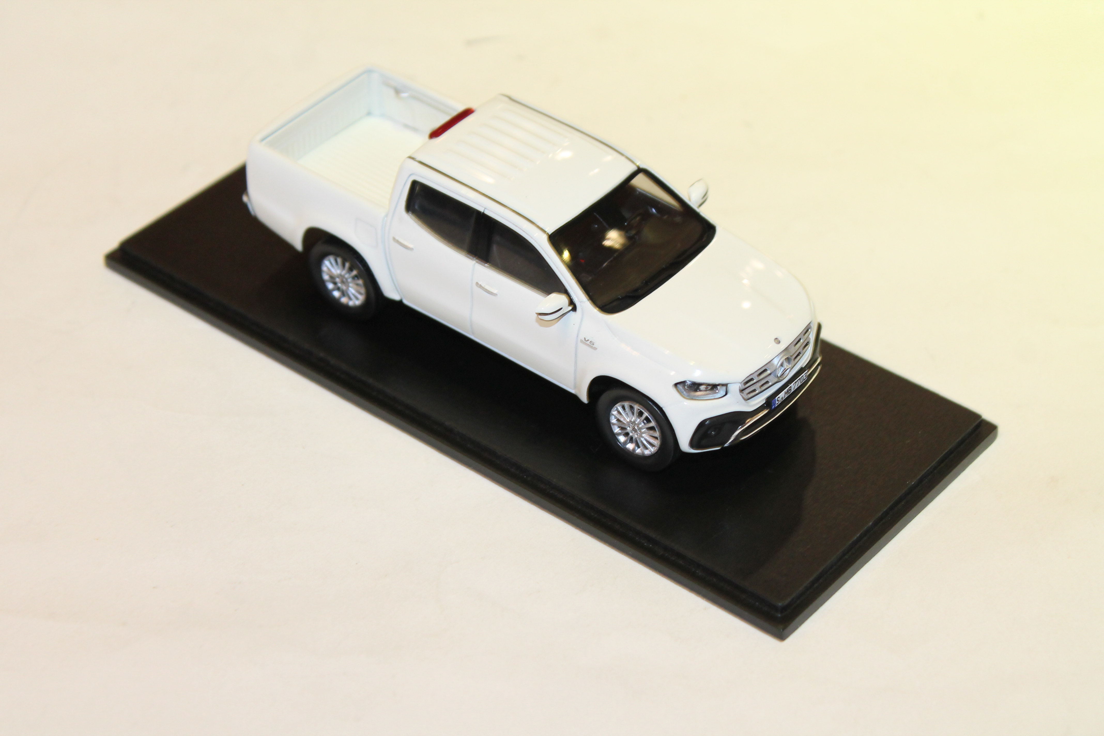 MERCEDES BENZ X220D 2018 SPARK 1/43°