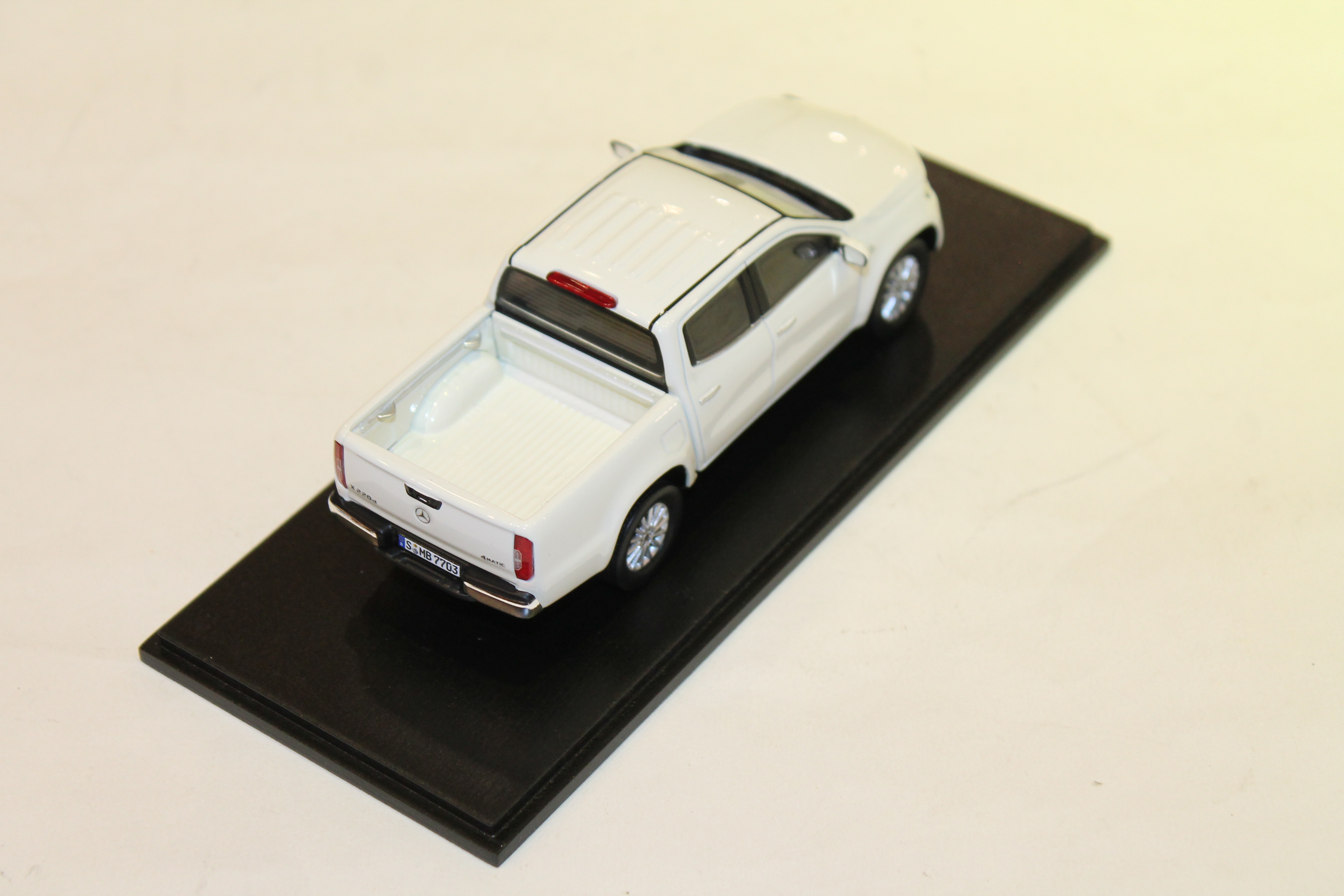 MERCEDES BENZ X220D 2018 SPARK 1/43°