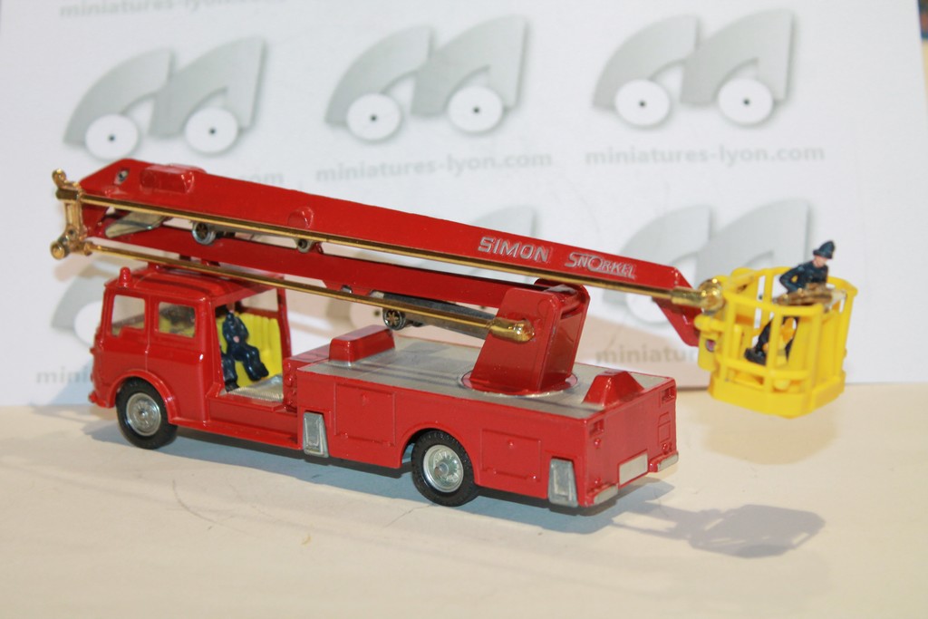 BEDFORD SIMON SNORKEL FIRE ENGINE CORGI