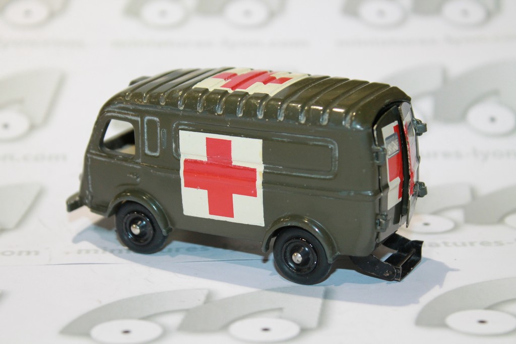 ** DEC144 Planche décalcomanie Renault 1000kg ambulance militaire CIJ 3/61M 