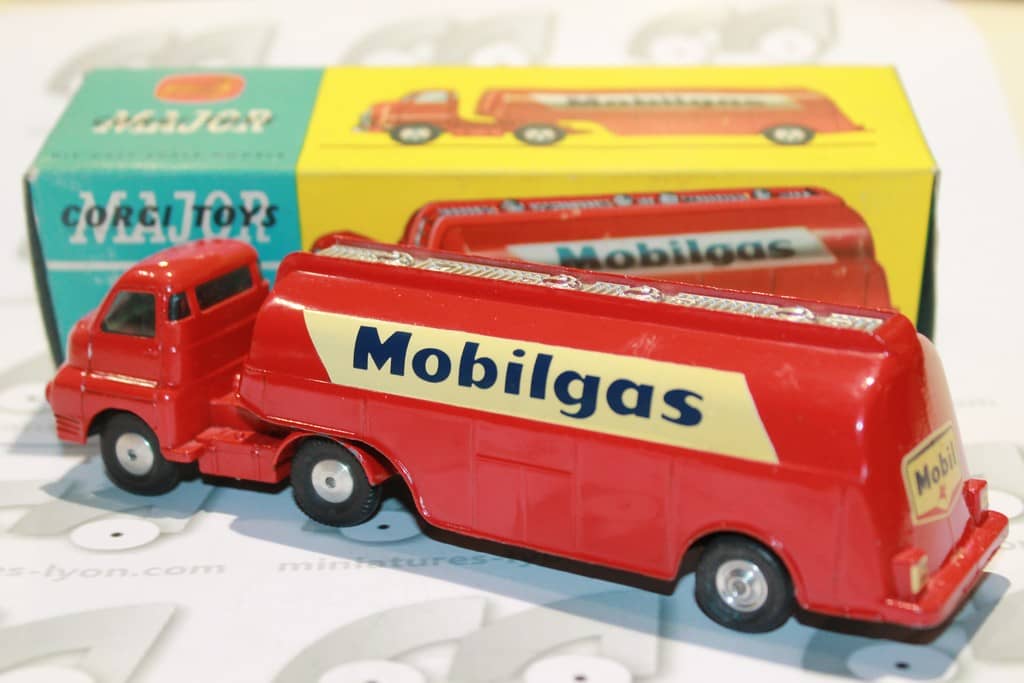 Unic - Izoard T270 Semi Citerne 1966 - Modèle Presse - 1/43 - Autos