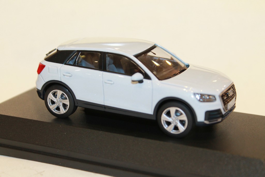 AUDI Q2 BLANC 2016 SPARK 1/43°