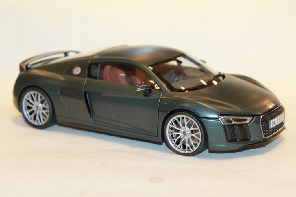 AUDI R8 V10 PLUS COUPE 2018 KYOSHO 1/18°