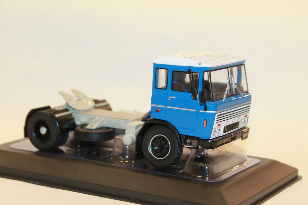 DAF 2600 BLEU IXO 1/43°