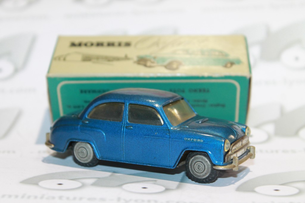 MORRIS OXFORD SERIES II BLEUE TEKNO