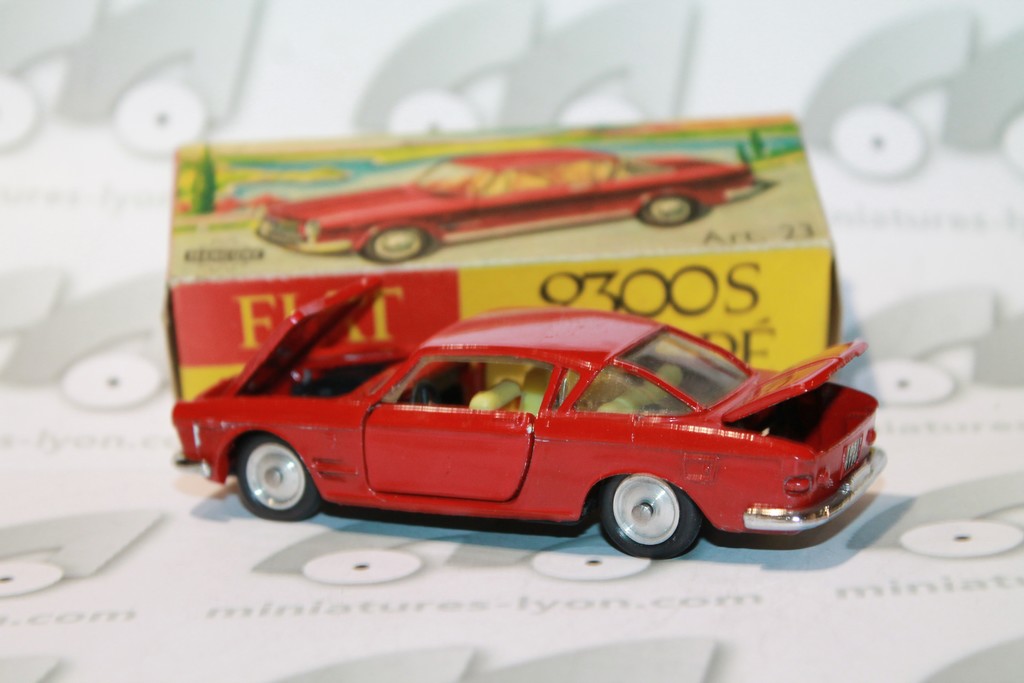 FIAT 2300 S COUPE ROUGE MERCURY