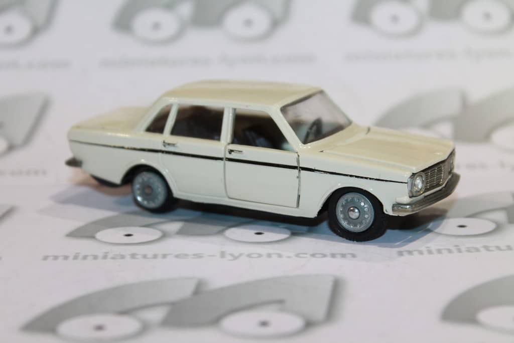 Miniature Voiture Volvo 1800 Coupe Tekno 1/43 – Réf 825 – Modèle D’occasion