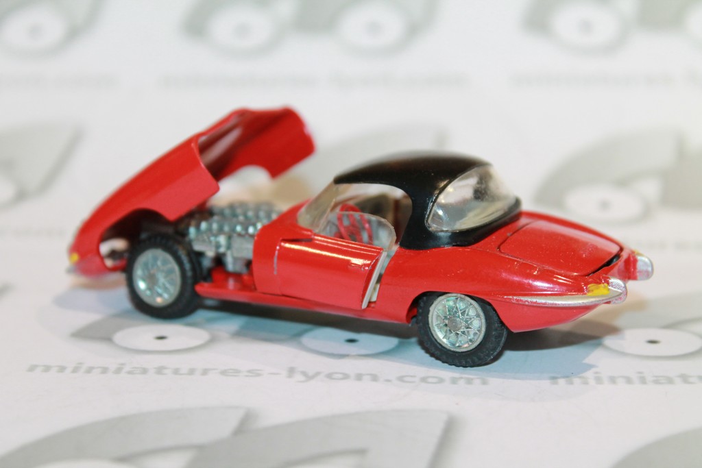 JAGUAR E TYPE HARD-TOP ROUGE TEKNO 1/43°