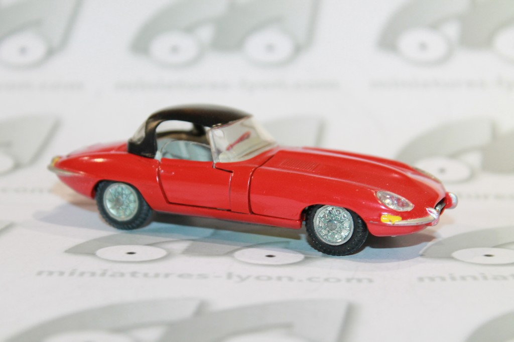 JAGUAR E TYPE HARD-TOP ROUGE TEKNO 1/43°
