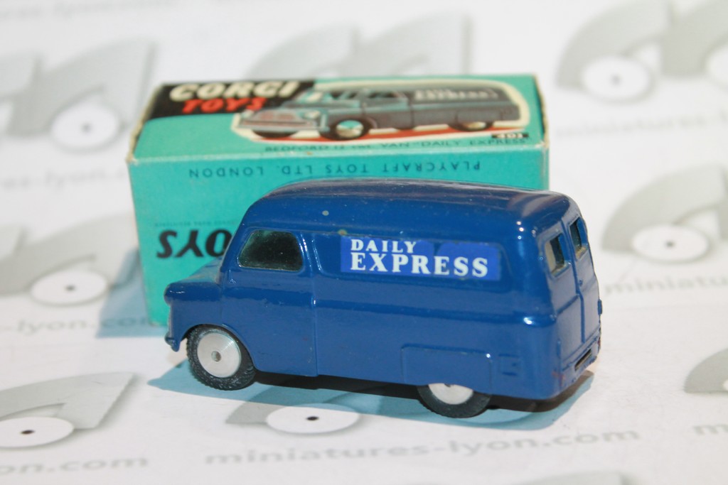BEDFORD VAN DAILY EXPRESS CORGI 1/43°