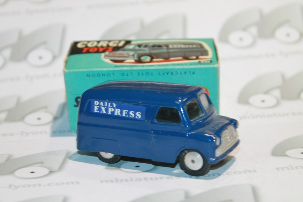 BEDFORD VAN DAILY EXPRESS CORGI 1/43°