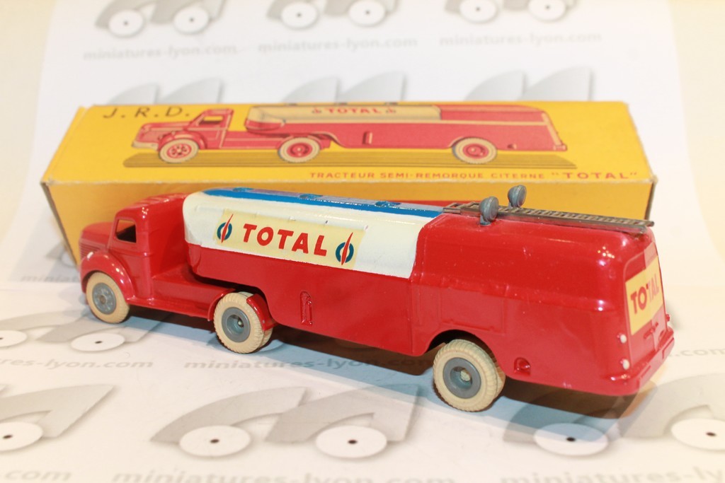 TRACTEUR BERLIET SEMI-REMORQUE CITERNE TOTAL JRD 1/43°