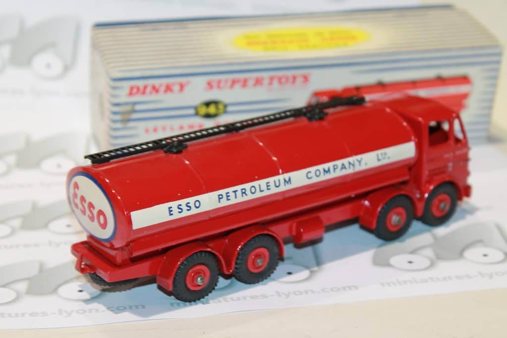 LEYLAND OCTOPUS TANKER ESSO DINKY SUPERTOYS 943
