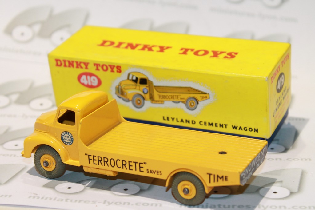 LEYLAND COMET CEMENT WAGON "FERROCRETE" DINKY TOYS 419