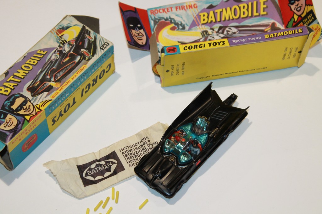 BATMOBILE  1966 CORGI 1/43°