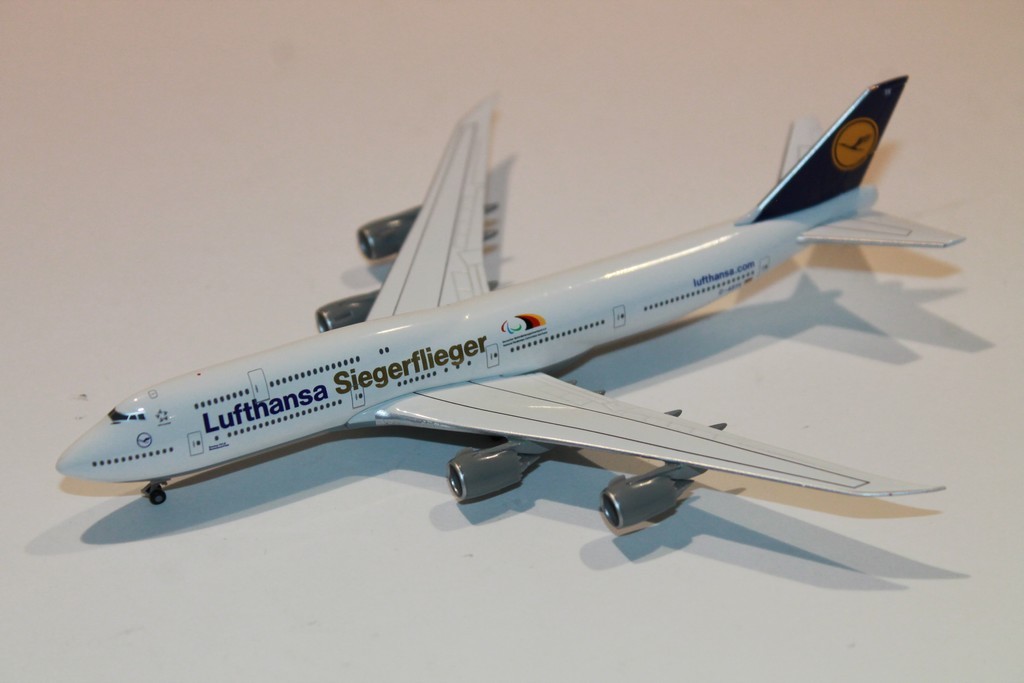 BOEING 747-8 LUFTHANSA SIEGERFLIEGER 2016 HERPA 1/500°