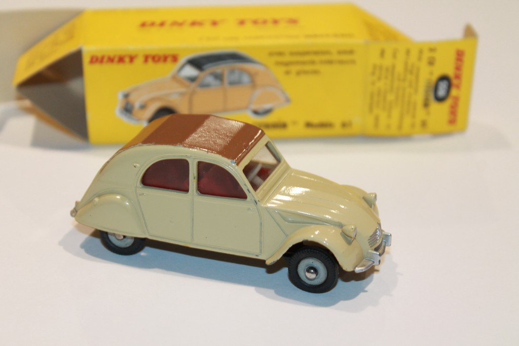 CITROEN 2CV BEIGE DINKY TOYS 558