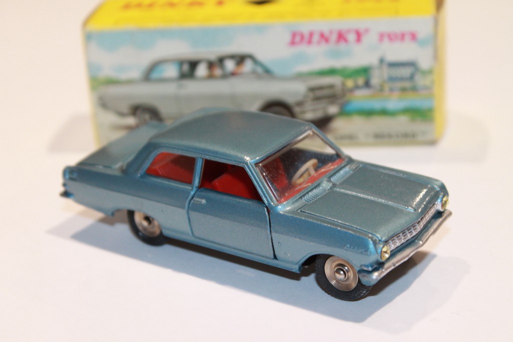 OPEL REKORD BLEU DINKY TOYS 542