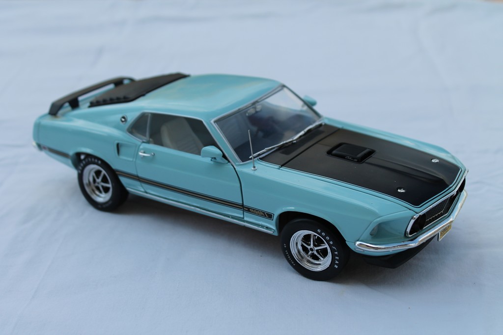 FORD MUSTANG MACH 1 1969 AUTOWORLD 1/18