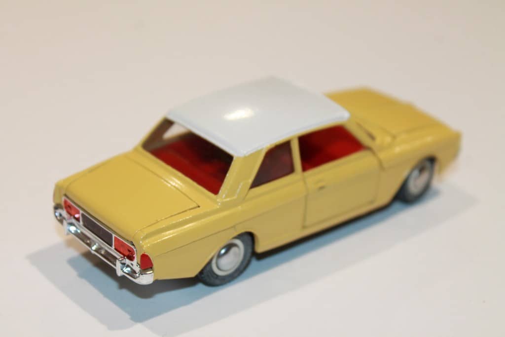 FORD TAUNUS 17M DINKY TOYS 1/43°