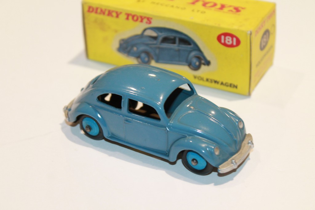 VW COX BLEU DINKY TOYS 1/43°