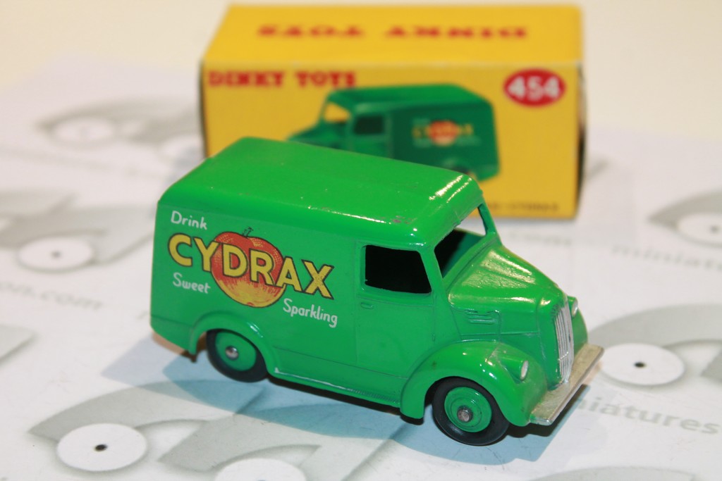 TROJAN FOURGON CYDRAX DINKY TOYS 1/43