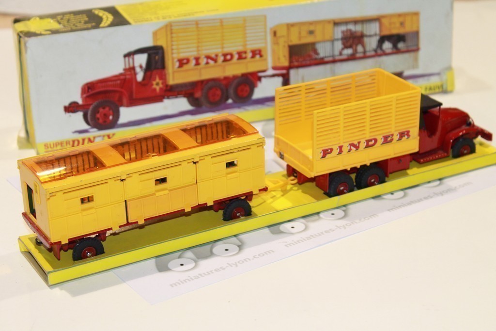 GMC CIRQUE PINDER DINKY TOYS 1/43°