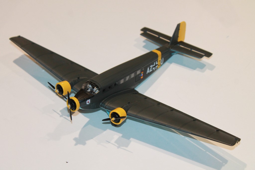 JUNKERS JU52/3M AZJU SALIS SCHUCO 1/72°