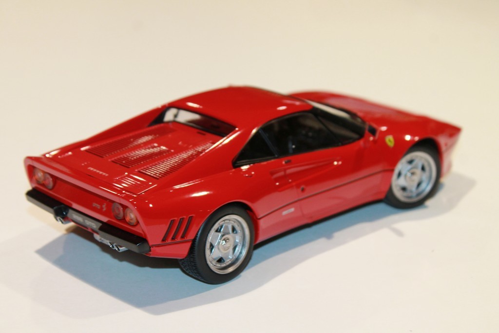 FERRARI 288 GTO 1984 ROUGE KK SCALE 1/18