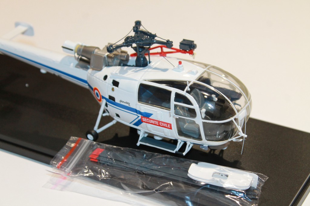 ALOUETTE III S.C BLANC/ BLEU 1980 ALERTE 1/43°