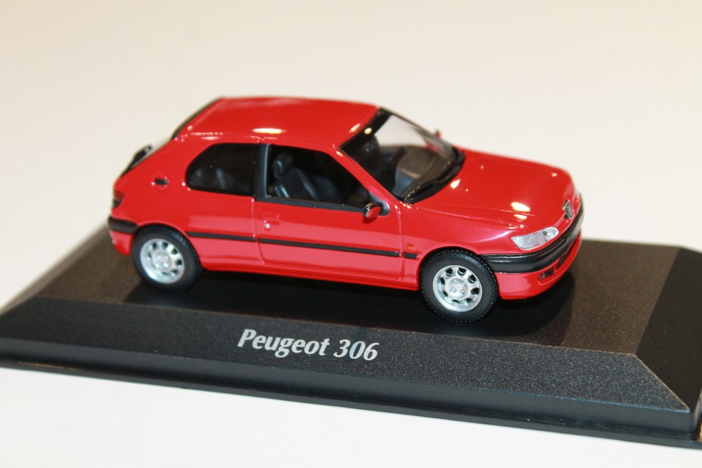 PEUGEOT 306 XS 1998 ROUGE MAXICHAMPS 1/43°