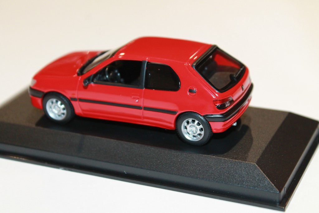 PEUGEOT 306 XS 1998 ROUGE MAXICHAMPS 1/43°