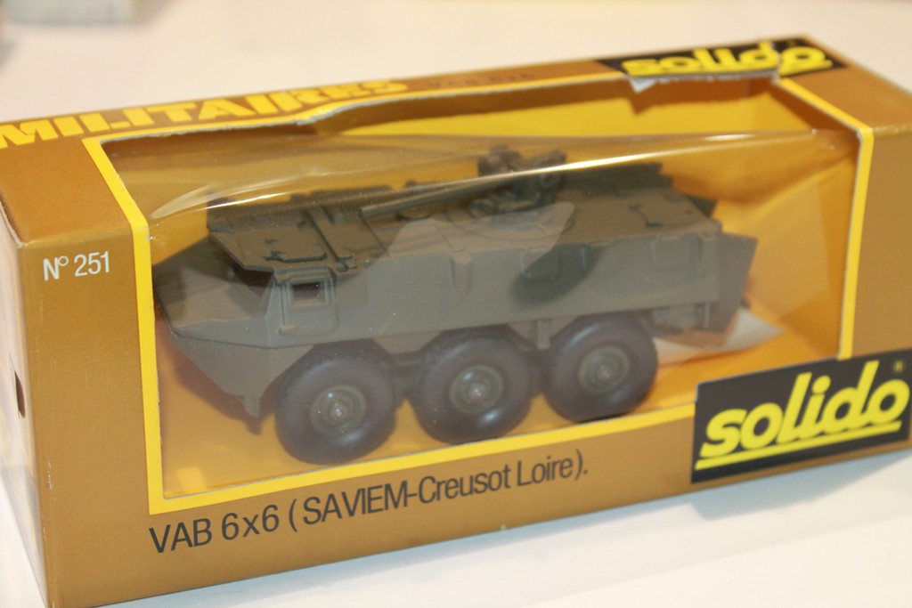 VAB 6X6 (SAVIEM-CREUSOT LOIRE) SOLIDO 1/43°
