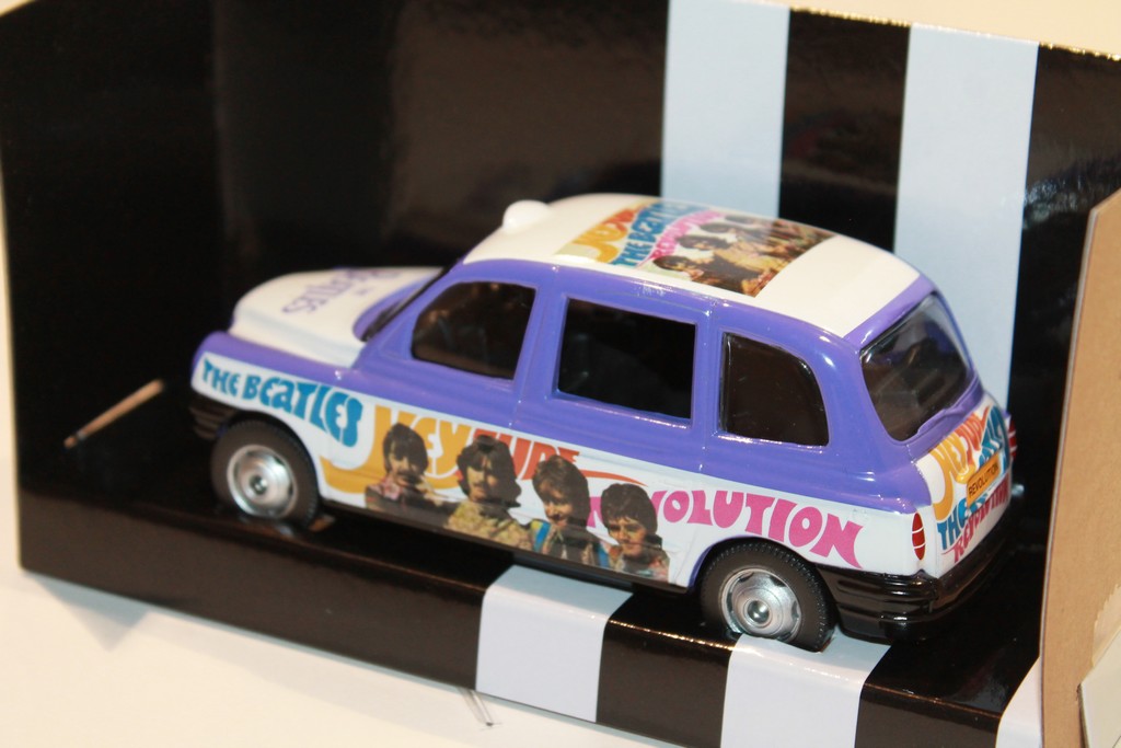 LONDON TAXI THE BEATLES HEY JUDE CORGI 1/36°